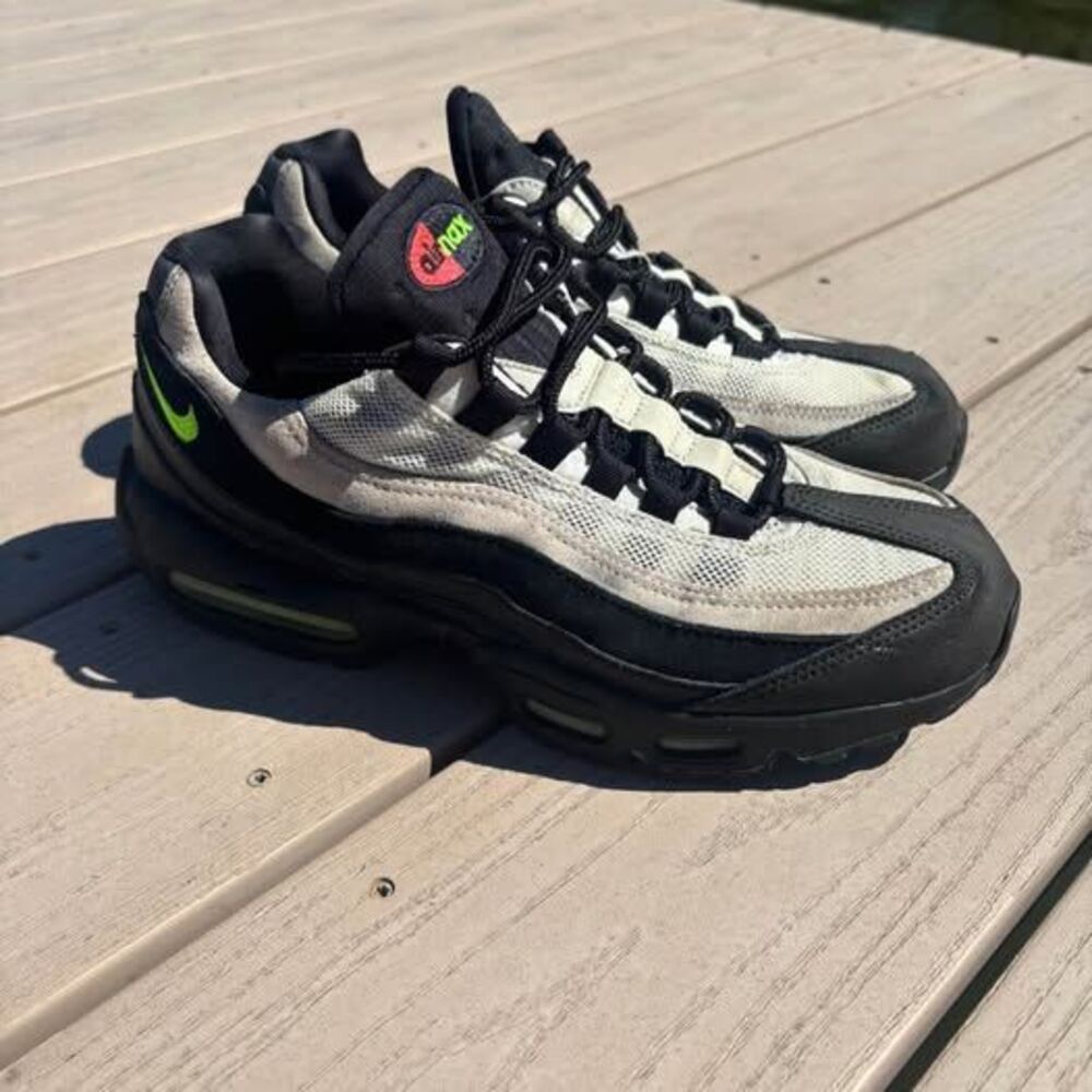 Nike Air Max 95 Men's Size 8 - White/Grey/Black with Neon Green (Fits Women's 9.